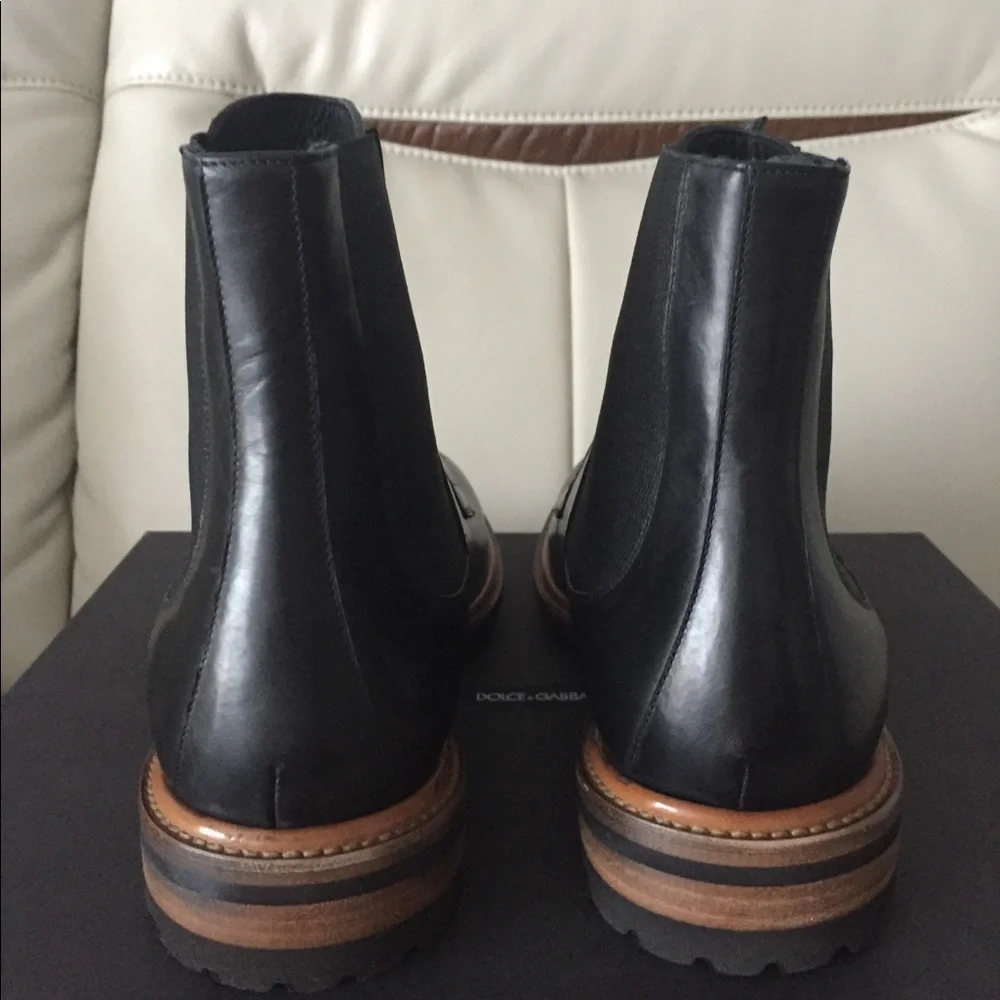 Authentic Dolce & Gabbana Leather Zip Mid Boot - Picture 4 of 10